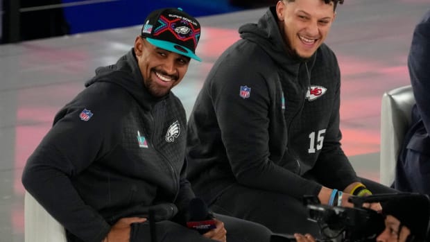 Jalen Hurts y Patrick Mahomes